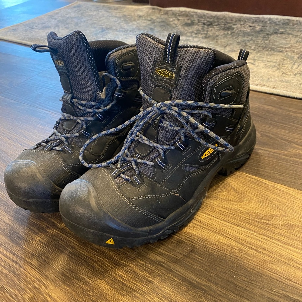 Men’s boots in great condition